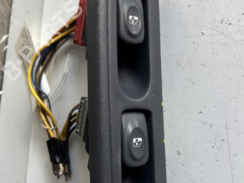 Used Left front window switch RENAULT CLIO II (BB_, CB_) 1.2 16V (BB05, BB0W, BB11, BB27, BB2T, BB2U, BB2V, CB05,... (75 hp) 21337757