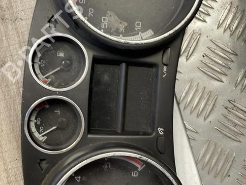 Used Instrument cluster PEUGEOT 308 I (4A_, 4C_) 1.6 HDi (109 hp) 21358432
