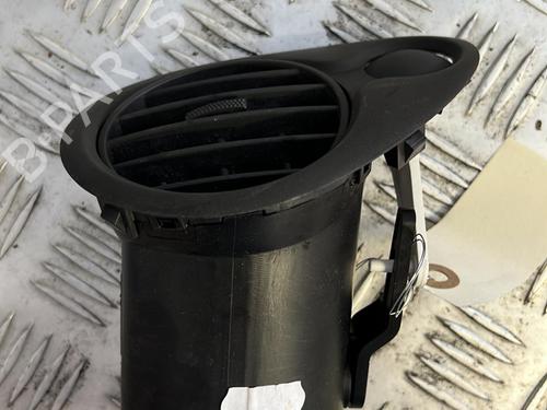 Used Air vent RENAULT CLIO III (BR0/1, CR0/1) 1.2 16V (BR0P, CR0P) (101 hp) 21846857