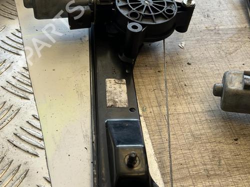 Used Front right window mechanism FIAT GRANDE PUNTO (199_) 1.4 (199AXB11, 199AXB1A, 199BXB1A, 199AXL1A) (77 hp) 21354198