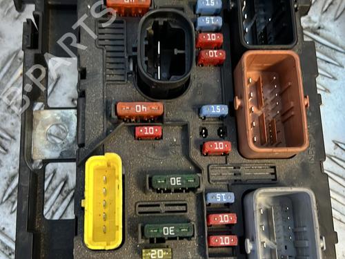 Used Fuse box CITROËN C3 I (FC_, FN_) 1.4 HDi (68 hp) 21354461