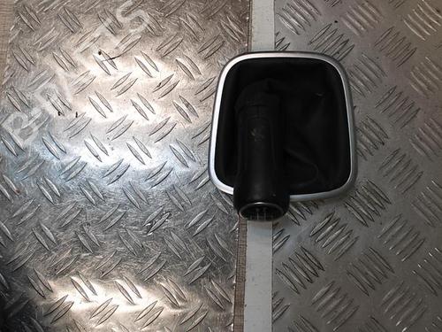 Used Gear lever VW POLO V (6R1, 6C1) 1.6 TDI (90 hp) 21328567