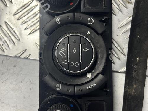 Used Climate control PEUGEOT 308 I (4A_, 4C_) 1.6 HDi (92 hp) 21349108
