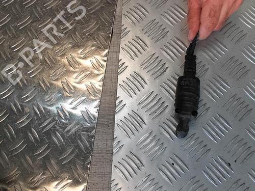 Washer pump PEUGEOT 3008 II SUV (MC_, MR_, MJ_, M4_) 1.6 BlueHDi 120 | BP21329079E24