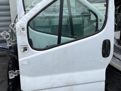 Used Left front door OPEL VIVARO A Van (X83) 2.0 CDTI (F7) (114 hp) 25269402