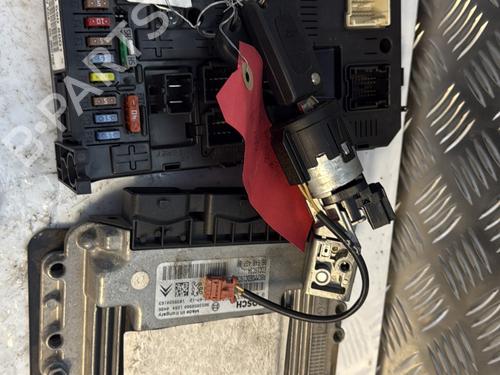 Used Electronic module PEUGEOT 308 SW I (4E_, 4H_) 1.6 HDi (109 hp) 27396505