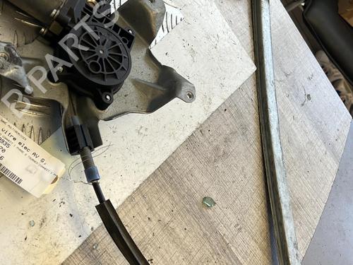 Used Front left window mechanism FORD TOURNEO CONNECT 1.8 TDCi /TDDi /DI (75 hp) 21354179