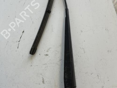 Used Front windshield wiper arm MERCEDES-BENZ A-CLASS (W176) A 200 CDI / d (176.008) (136 hp) 21330211