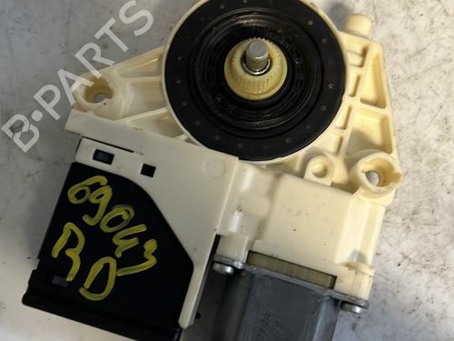 Used Right rear window motor RENAULT MEGANE III Hatchback (BZ0/1_, B3_) 1.5 dCi (BZ09, BZ0D, BZ1W, BZ29, BZ14) (110 hp) 24408357