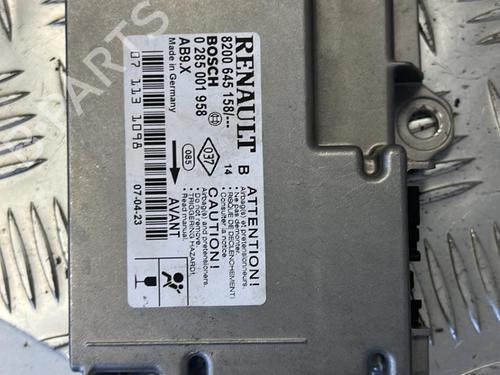 Used ECU airbags RENAULT CLIO III (BR0/1, CR0/1) 1.4 16V (98 hp) 21330638