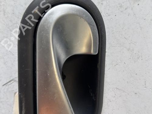 Used Front left interior door handle RENAULT CLIO III (BR0/1, CR0/1) 1.2 16V (BR02, BR0J, BR11, CR02, CR0J, CR11) (75 hp) 21345552