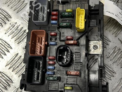 Used Fuse box PEUGEOT 207 (WA_, WC_) 1.6 HDi (90 hp) 21339304