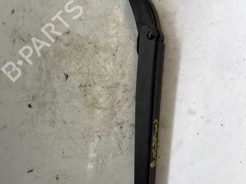 Used Front windshield wiper arm OPEL CORSA F (P2JO) 1.2 (68) (75 hp) 24824709