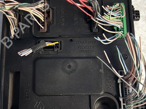 Used Fuse box RENAULT MEGANE III Hatchback (BZ0/1_, B3_) 1.5 dCi (BZ0C) (90 hp) 25726416