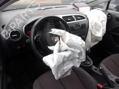 Left front door SEAT LEON (1P1) 1.9 TDI | BP21350996C2 