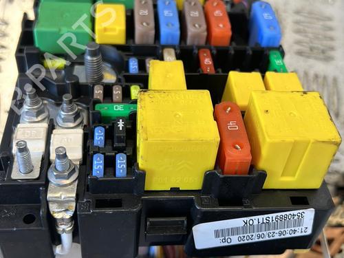Used Fuse box PEUGEOT 308 II (LB_, LP_, LW_, LH_, L3_) 1.2 THP 130 (131 hp) 21338531