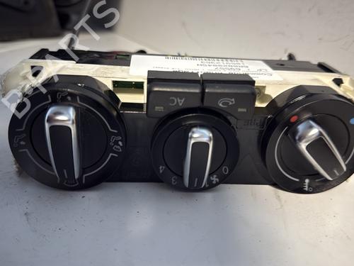 Climate control VW POLO V (6R1, 6C1) 1.6 TDI | BP26003732I5 