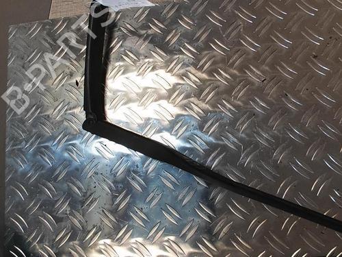 Used Front windshield wiper arm AUDI A3 (8P1) 2.0 TDI 16V (140 hp) 21349987