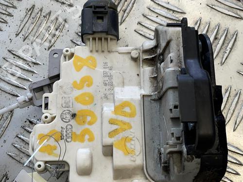 Vergrendeling rechts voor AUDI A3 Sportback (8PA) 2.0 TDI 16V (140 hp) 21358796