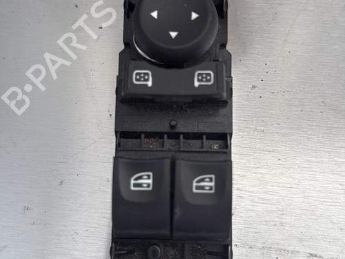 Used Left front window switch RENAULT MEGANE III Grandtour (KZ0/1) 1.5 dCi (KZ09, KZ0D, KZ1G, KZ29, KZ14, KZ1W, KZ10, KZ1F,... (110 hp) 28045551