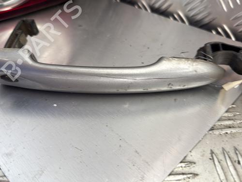 Used Front left exterior door handle RENAULT MEGANE III Hatchback (BZ0/1_, B3_) 1.9 dCi (BZ0N, BZ0J) (131 hp) 28045550