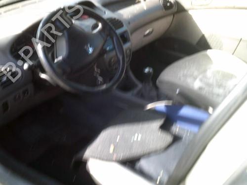 Fuse box PEUGEOT 206 Hatchback (2A/C) 2.0 HDI 90 | BP21351368E1 