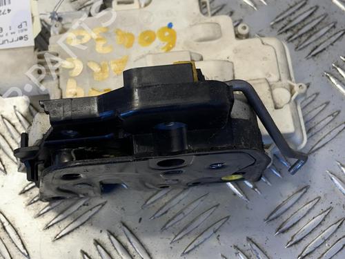 Vergrendeling links achter AUDI A4 B7 Avant (8ED) 2.0 TDI (140 hp) 21351276