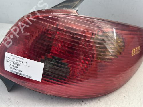 Højre baglygte PEUGEOT 206 Hatchback (2A/C) 1.4 HDi eco 70 (68 hp) 26583993