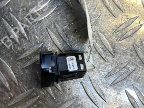 Switch PEUGEOT 3008 II SUV (MC_, MR_, MJ_, M4_) 1.2 THP/ PureTech 130 (MRHNSM, MRHNSU, MRHNSJ, MRHNYW,... | BP21349326I30 