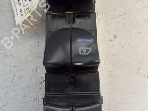 Venstre Foran elrute bryter NISSAN JUKE (F15) 1.6 (117 hp) 21332004