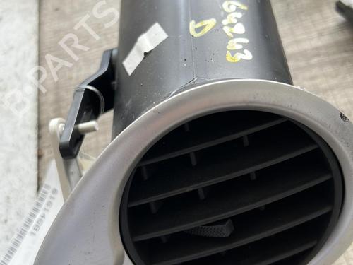 Used Air vent RENAULT CLIO III (BR0/1, CR0/1) 1.2 16V (BR02, BR0J, BR11, CR02, CR0J, CR11) (75 hp) 21847177
