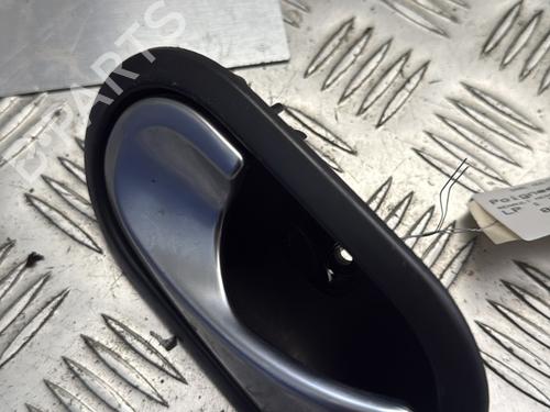 Used Front left interior door handle RENAULT MEGANE II (BM0/1_, CM0/1_) 1.6 16V (112 hp) 28099165