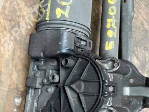 Used Front wiper motor PEUGEOT 208 I (CA_, CC_) 1.6 HDi (92 hp) 25908444