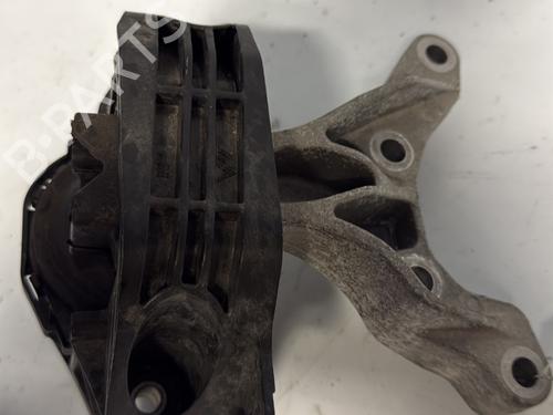 Used Engine mount PEUGEOT 2008 II (UD_, US_, UY_, UJ_, UR_, UC_) 1.2 PureTech 130 (USHNS, URHNS) (130 hp) 21355542