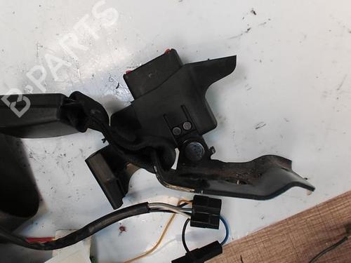 Used Seat buckle RENAULT CLIO III (BR0/1, CR0/1) 1.5 dCi (C/BR0G, C/BR1G) (68 hp) 25269600