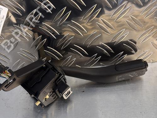 Used Switch VW GOLF V (1K1) 1.9 TDI (90 hp) 28072346