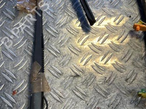 Used Front windshield wiper arm HYUNDAI GETZ (TB) 1.1 (63 hp) 21341557