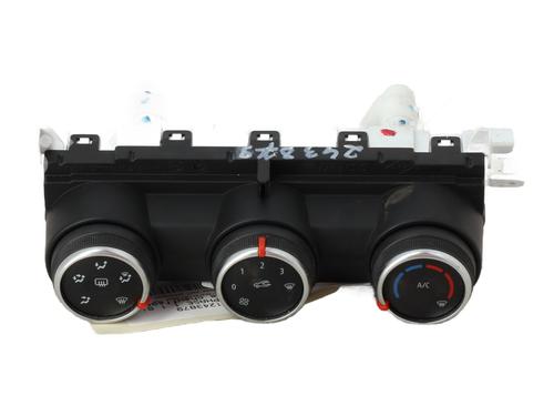 Used Climate control RENAULT CLIO V (B7_) 1.0 TCe 100 (B7MT) (101 hp) 21680362