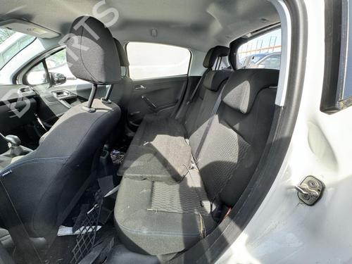 Fuse box PEUGEOT 208 I (CA_, CC_) 1.2 VTI 82 | BP21305074E1 