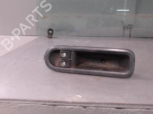 Used Left front window switch RENAULT CLIO III (BR0/1, CR0/1) 1.5 dCi (C/BR0G, C/BR1G) (68 hp) 21290636