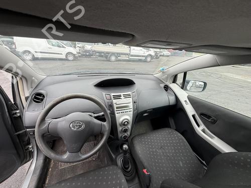 Left front window motor TOYOTA YARIS (_P9_) 1.0 VVT-i (KSP90_, KSP90R) | BP26388924E21 