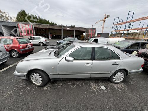 Right taillight MERCEDES-BENZ E-CLASS (W210) E 300 Turbo-D (210.025) | BP28577210C35 