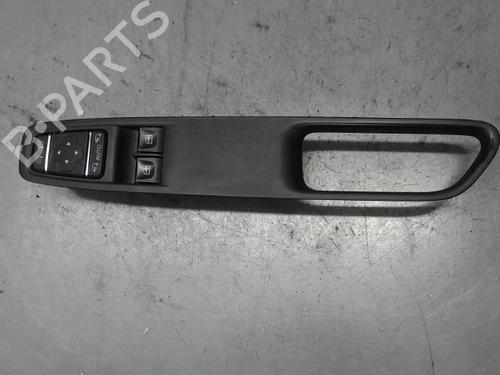 Mando elevalunas delantero izquierdo RENAULT CAPTUR I (J5_, H5_) 1.5 dCi 110 (110 hp) 21298609