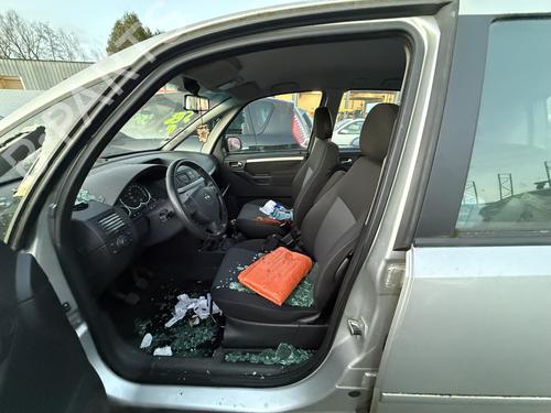 Left taillight OPEL MERIVA A MPV (X03) 1.7 CDTI (E75) | BP21896985C34 