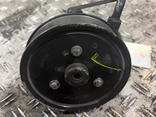 Used Steering pump Steering pump RENAULT TRAFIC II Bus (JL) 2.0 dCi 90 (JL00, JL01, JL0H, JL0M, JL0P, JL0S) (90 hp) 39457236 39457236