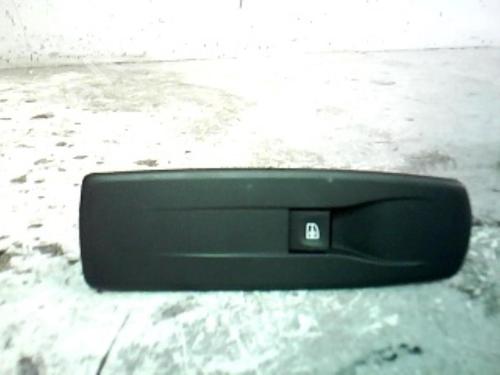Used Right front window switch RENAULT LAGUNA III (BT0/1) 1.5 dCi (BT00, BT0A, BT0T, BT1J) (110 hp) 21372695
