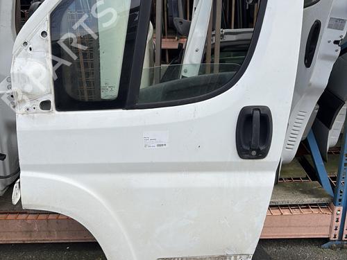 Used Left front door Left front door 23209599 23209599