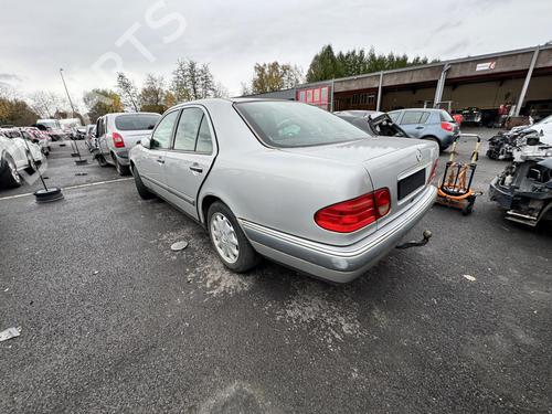 Right taillight MERCEDES-BENZ E-CLASS (W210) E 300 Turbo-D (210.025) | BP28577210C35 