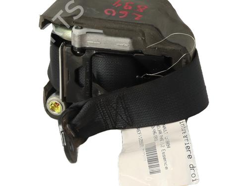 rear-right-seatbelt-renault-kadjar-ha_-hl_-2015-34531298 main image