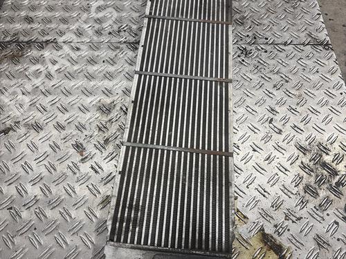 Used Intercooler Intercooler VW TRANSPORTER T5 Platform/Chassis (7JD, 7JE, 7JL, 7JY, 7JZ, 7F 1.9 TDI (105 hp) 40049061 40049061